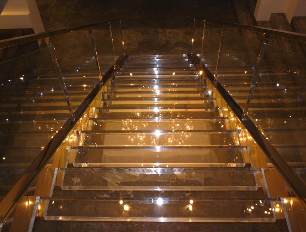 ESCALERA METACRILATO